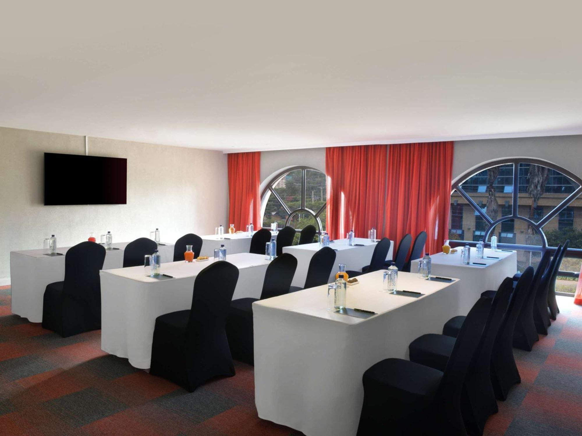 Готель Pullman Nairobi Upper Hill Екстер'єр фото